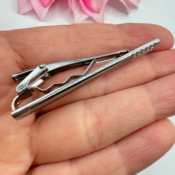 Long Skinny Tie Clip Bar Clasp Satin Finish Silver Tone Textured Squares Matte - Picture 6 of 9